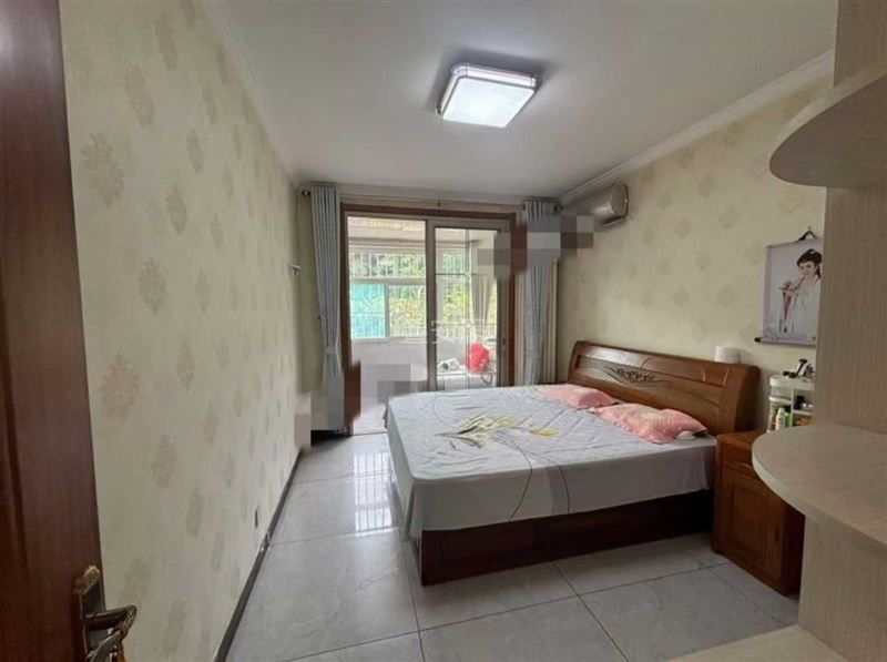 南城门小慧园98平精装带院二室，无大税